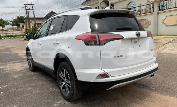 Acheter Occasion Voiture Toyota RAV4 Blanc à Lagos, État de Lagos Acheter Occasion Voiture Toyota RAV4 Blanc à Lagos, État de Lagos