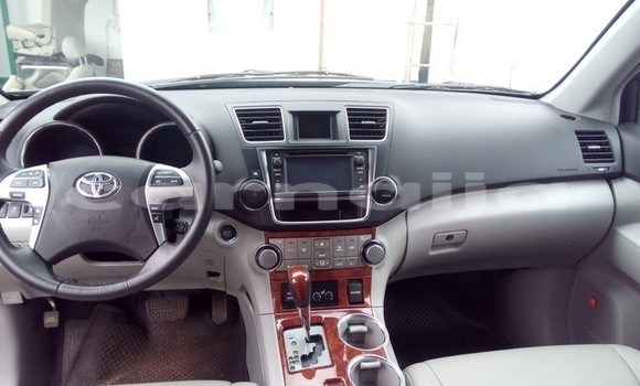 Buy Used Toyota Highlander Beige Car in Lagos in Lagos State Buy Used Toyota Highlander Beige Car in Lagos in Lagos State