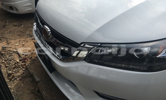 Acheter Occasion Voiture Honda Accord Blanc à Lagos, État de Lagos Acheter Occasion Voiture Honda Accord Blanc à Lagos, État de Lagos