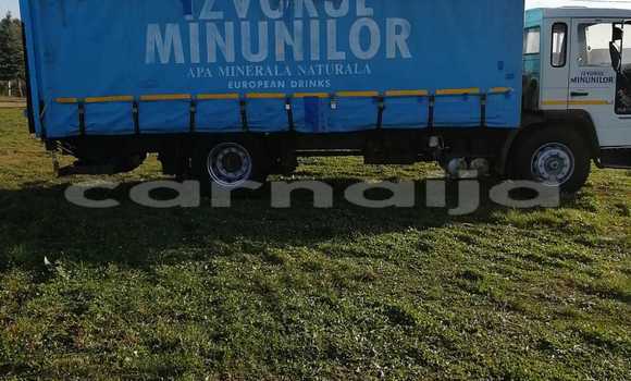 Acheter Occasion Utilitaire Volvo F4 Bleu à Lagos, État de Lagos Acheter Occasion Utilitaire Volvo F4 Bleu à Lagos, État de Lagos