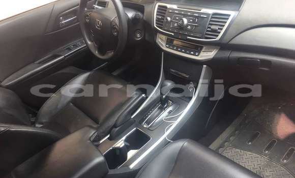 Acheter Occasion Voiture Honda Accord Blanc à Lagos, État de Lagos Acheter Occasion Voiture Honda Accord Blanc à Lagos, État de Lagos