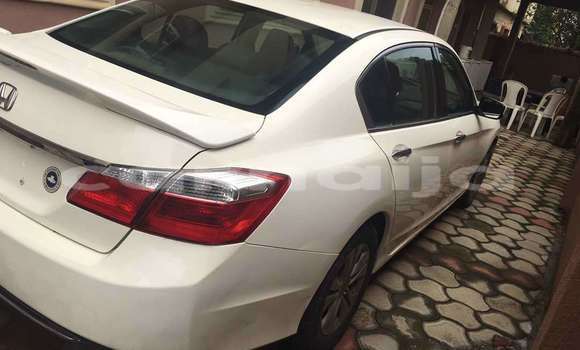 Acheter Occasion Voiture Honda Accord Blanc à Lagos, État de Lagos Acheter Occasion Voiture Honda Accord Blanc à Lagos, État de Lagos