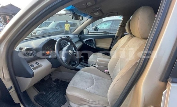Acheter Occasion Voiture Toyota RAV4 Marron à Lagos, État de Lagos Acheter Occasion Voiture Toyota RAV4 Marron à Lagos, État de Lagos