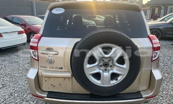 Acheter Occasion Voiture Toyota RAV4 Marron à Lagos, État de Lagos Acheter Occasion Voiture Toyota RAV4 Marron à Lagos, État de Lagos
