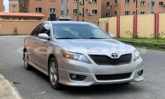Acheter Occasion Voiture Toyota Camry Gris à Ajegunle, État de Lagos Acheter Occasion Voiture Toyota Camry Gris à Ajegunle, État de Lagos