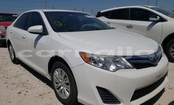 Acheter Neuf Voiture Toyota Camry Blanc à Badagry, État de Lagos Acheter Neuf Voiture Toyota Camry Blanc à Badagry, État de Lagos