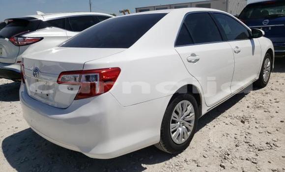 Acheter Neuf Voiture Toyota Camry Blanc à Badagry, État de Lagos Acheter Neuf Voiture Toyota Camry Blanc à Badagry, État de Lagos