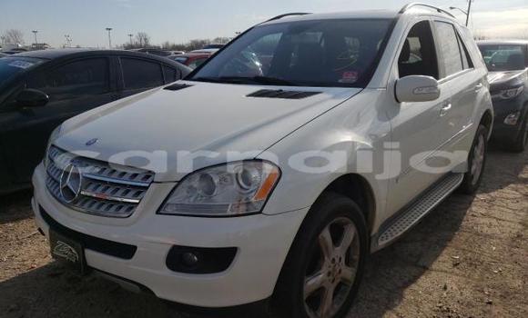 Buy New Mercedes-Benz ML–Class White Car in Badagry in Lagos State Buy New Mercedes-Benz ML–Class White Car in Badagry in Lagos State