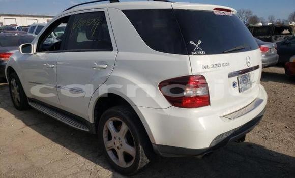 Buy New Mercedes-Benz ML–Class White Car in Badagry in Lagos State Buy New Mercedes-Benz ML–Class White Car in Badagry in Lagos State