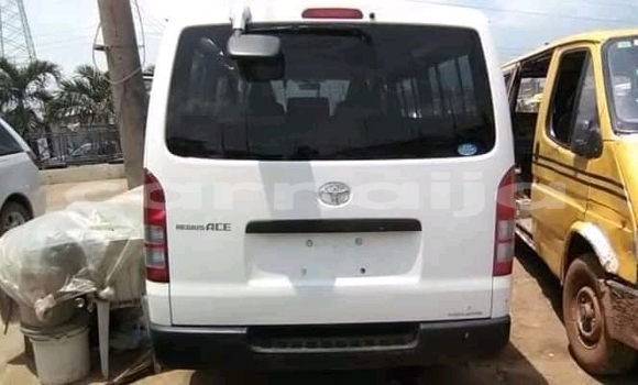 Acheter Import Voiture Toyota Hiace Blanc à Agbor, État du Delta Acheter Import Voiture Toyota Hiace Blanc à Agbor, État du Delta