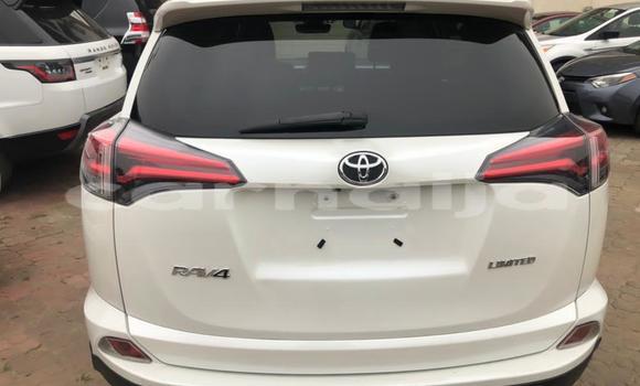 Acheter Occasion Voiture Toyota RAV4 Blanc à Lagos, État de Lagos Acheter Occasion Voiture Toyota RAV4 Blanc à Lagos, État de Lagos