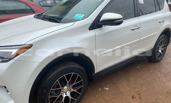 Acheter Occasion Voiture Toyota RAV4 Blanc à Lagos, État de Lagos