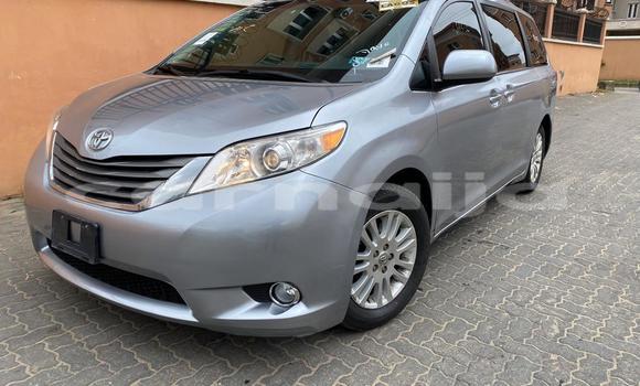 Acheter Occasion Voiture Toyota Sienna Beige à Lagos, État de Lagos Acheter Occasion Voiture Toyota Sienna Beige à Lagos, État de Lagos