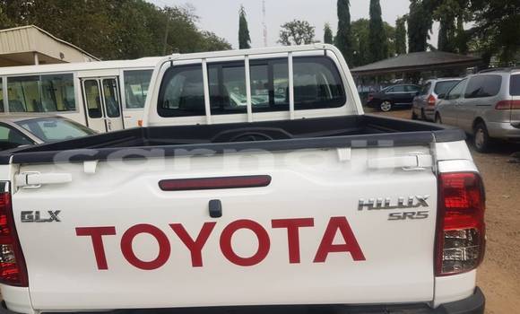 Acheter Occasion Voiture Toyota Hilux Blanc à Badagry, État de Lagos Acheter Occasion Voiture Toyota Hilux Blanc à Badagry, État de Lagos