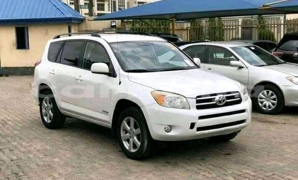 Acheter Neuf Voiture Toyota RAV4 Blanc à Oyo, État d'Oyo