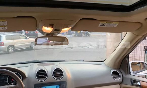 Acheter Occasion Voiture Mercedes-Benz ML–Class Blanc à Lagos, État de Lagos Acheter Occasion Voiture Mercedes-Benz ML–Class Blanc à Lagos, État de Lagos