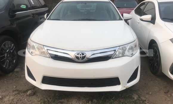 Acheter Occasion Voiture Toyota Camry Blanc à Lagos, État de Lagos Acheter Occasion Voiture Toyota Camry Blanc à Lagos, État de Lagos