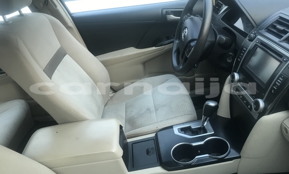 Acheter Occasion Voiture Toyota Camry Blanc à Lagos, État de Lagos Acheter Occasion Voiture Toyota Camry Blanc à Lagos, État de Lagos