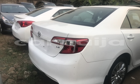 Acheter Occasion Voiture Toyota Camry Blanc à Lagos, État de Lagos Acheter Occasion Voiture Toyota Camry Blanc à Lagos, État de Lagos