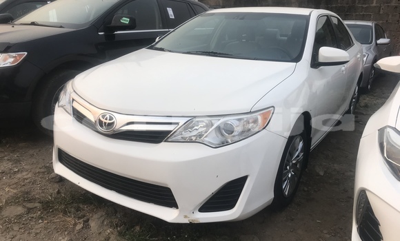 Acheter Occasion Voiture Toyota Camry Blanc à Lagos, État de Lagos Acheter Occasion Voiture Toyota Camry Blanc à Lagos, État de Lagos