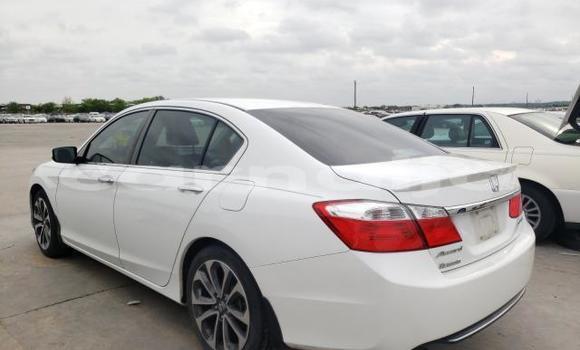 Acheter Neuf Voiture Honda Accord Blanc à Badagry, État de Lagos Acheter Neuf Voiture Honda Accord Blanc à Badagry, État de Lagos