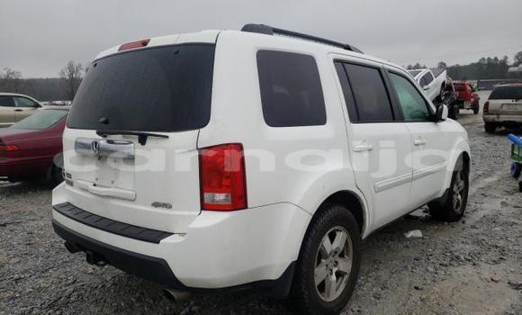 Buy New Honda Pilot White Car in Badagry in Lagos State Buy New Honda Pilot White Car in Badagry in Lagos State