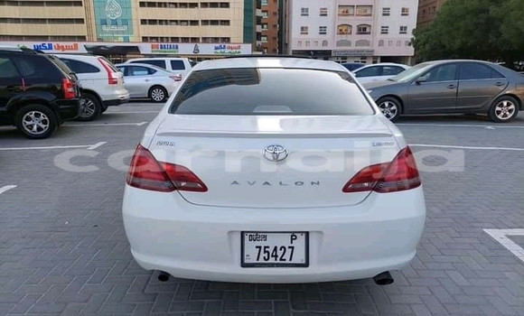 Buy New Toyota Avalon White Car in Kudan in Kaduna Buy New Toyota Avalon White Car in Kudan in Kaduna