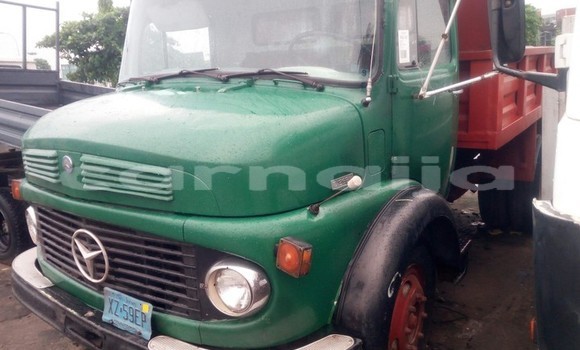Acheter Occasion Utilitaire Mercedes‒Benz Tipper Autre à Badagry, État de Lagos Acheter Occasion Utilitaire Mercedes‒Benz Tipper Autre à Badagry, État de Lagos