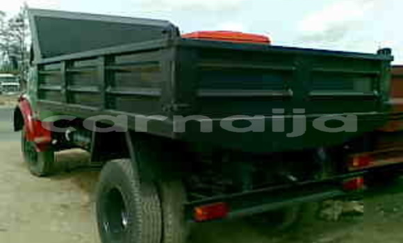 Acheter Occasion Utilitaire Mercedes‒Benz Tipper Autre à Badagry, État de Lagos Acheter Occasion Utilitaire Mercedes‒Benz Tipper Autre à Badagry, État de Lagos