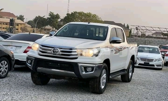 Acheter Neuf Voiture Toyota Hilux Blanc à Lagos, État de Lagos Acheter Neuf Voiture Toyota Hilux Blanc à Lagos, État de Lagos