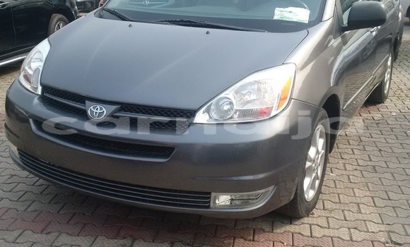 Acheter Occasion Voiture Toyota Sienna Noir à Lagos, État de Lagos Acheter Occasion Voiture Toyota Sienna Noir à Lagos, État de Lagos