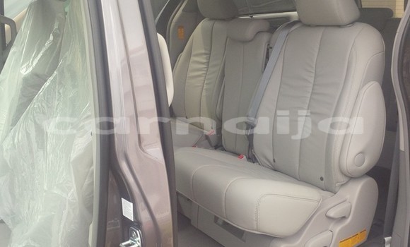 Acheter Occasion Voiture Toyota Sienna Beige à Lagos, État de Lagos Acheter Occasion Voiture Toyota Sienna Beige à Lagos, État de Lagos