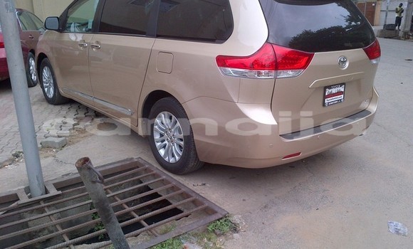 Acheter Occasion Voiture Toyota Sienna Marron à Lagos, État de Lagos Acheter Occasion Voiture Toyota Sienna Marron à Lagos, État de Lagos