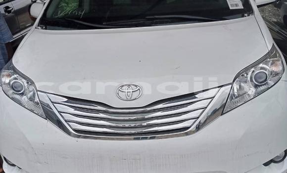 Buy Used Toyota Sienna White Car in Lagos in Lagos State