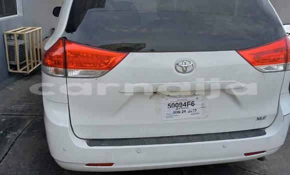 Acheter Occasion Voiture Toyota Sienna Blanc à Lagos, État de Lagos Acheter Occasion Voiture Toyota Sienna Blanc à Lagos, État de Lagos