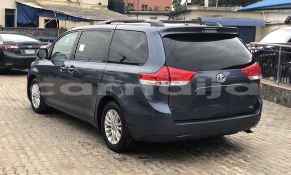Acheter Occasion Voiture Toyota Sienna Noir à Lagos, État de Lagos Acheter Occasion Voiture Toyota Sienna Noir à Lagos, État de Lagos