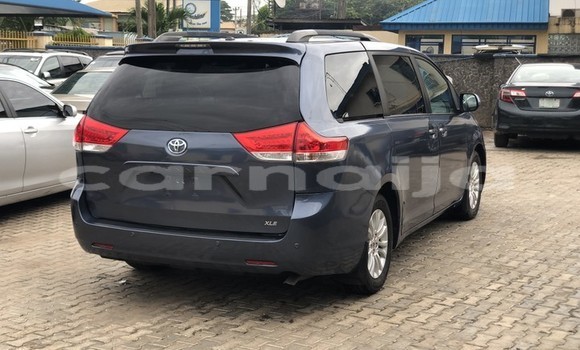 Acheter Occasion Voiture Toyota Sienna Noir à Lagos, État de Lagos Acheter Occasion Voiture Toyota Sienna Noir à Lagos, État de Lagos