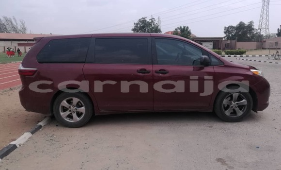 Acheter Occasion Voiture Toyota Sienna Rouge à Lagos, État de Lagos Acheter Occasion Voiture Toyota Sienna Rouge à Lagos, État de Lagos