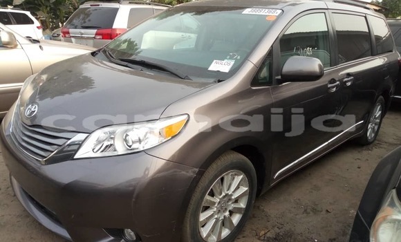 Acheter Occasion Voiture Toyota Sienna Noir à Lagos, État de Lagos Acheter Occasion Voiture Toyota Sienna Noir à Lagos, État de Lagos