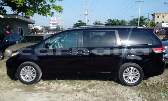 Acheter Occasion Voiture Toyota Sienna Noir à Lagos, État de Lagos Acheter Occasion Voiture Toyota Sienna Noir à Lagos, État de Lagos