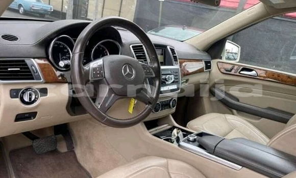 Buy New Mercedes-Benz ML–Class Silver Car in Lagos in Lagos State Buy New Mercedes-Benz ML–Class Silver Car in Lagos in Lagos State