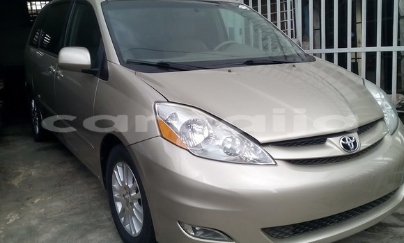 Buy Used Toyota Sienna Brown Car in Ikorodu in Lagos State Buy Used Toyota Sienna Brown Car in Ikorodu in Lagos State