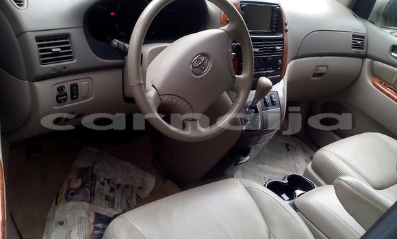 Buy Used Toyota Sienna Brown Car in Ikorodu in Lagos State Buy Used Toyota Sienna Brown Car in Ikorodu in Lagos State