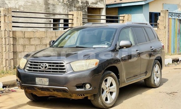 Buy Used Toyota Highlander Beige Car in Lagos in Lagos State Buy Used Toyota Highlander Beige Car in Lagos in Lagos State
