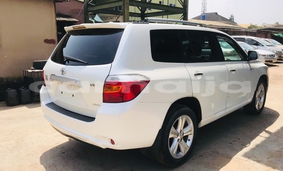 Acheter Occasion Voiture Toyota Highlander Blanc à Lagos, État de Lagos Acheter Occasion Voiture Toyota Highlander Blanc à Lagos, État de Lagos