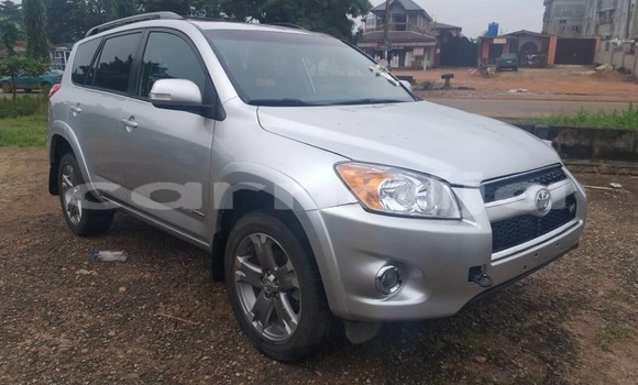 Acheter Occasion Voiture Toyota RAV4 Gris à Lagos, État de Lagos Acheter Occasion Voiture Toyota RAV4 Gris à Lagos, État de Lagos