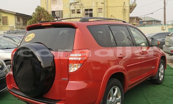 Acheter Occasion Voiture Toyota RAV4 Rouge à Lagos, État de Lagos Acheter Occasion Voiture Toyota RAV4 Rouge à Lagos, État de Lagos