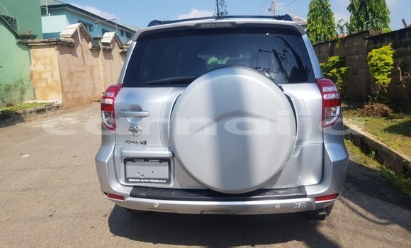 Acheter Occasion Voiture Toyota RAV4 Gris à Lagos, État de Lagos Acheter Occasion Voiture Toyota RAV4 Gris à Lagos, État de Lagos