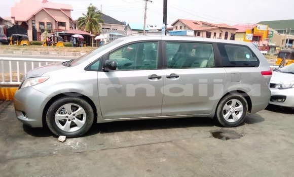 Buy Used Toyota Sienna Other Car in Lagos in Lagos State