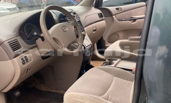 Buy Used Toyota Sienna Blue Car in Abeokuta in Ogun State Buy Used Toyota Sienna Blue Car in Abeokuta in Ogun State